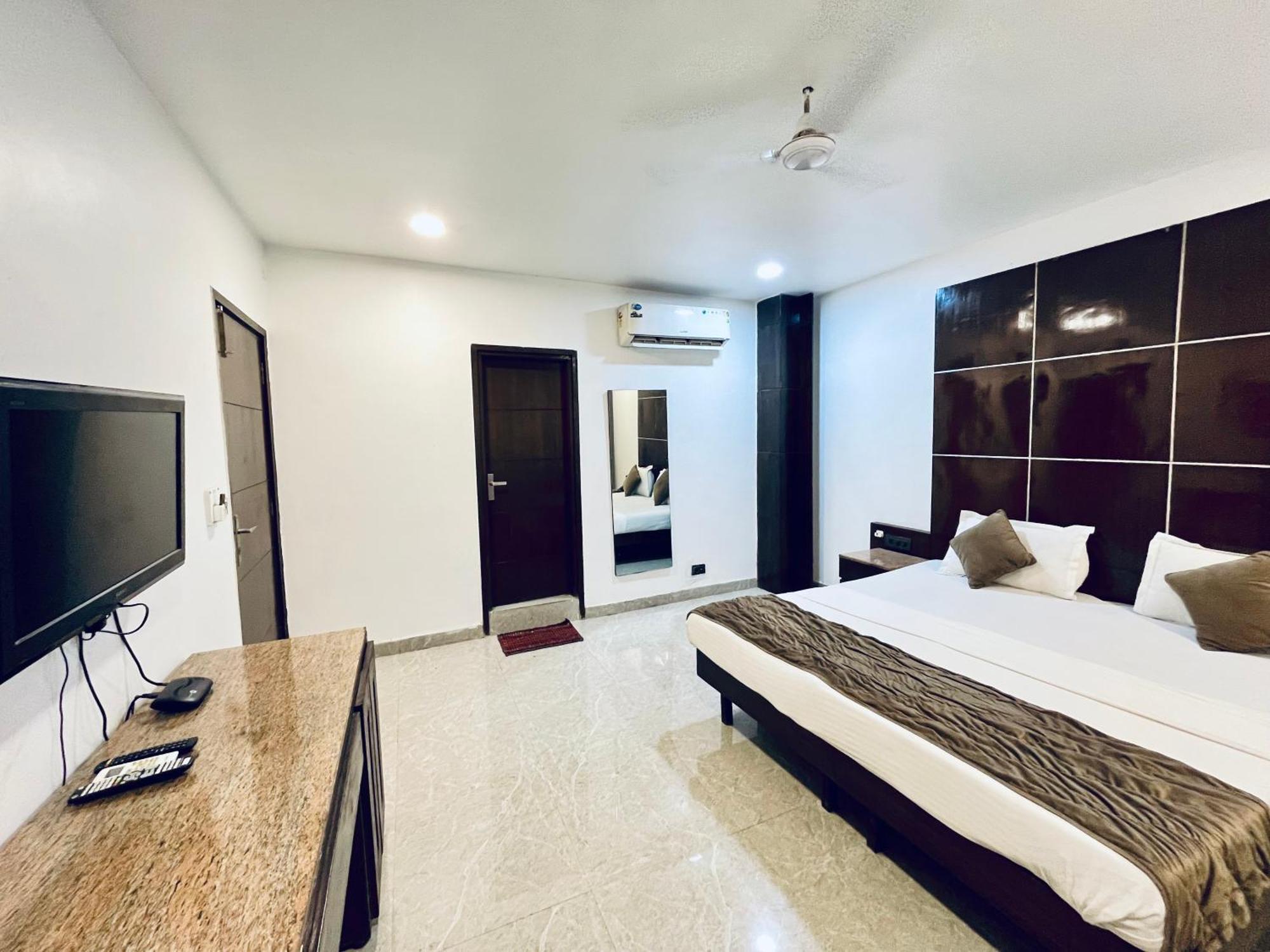Ganga Ashoka Hotel רישיקש מראה חיצוני תמונה