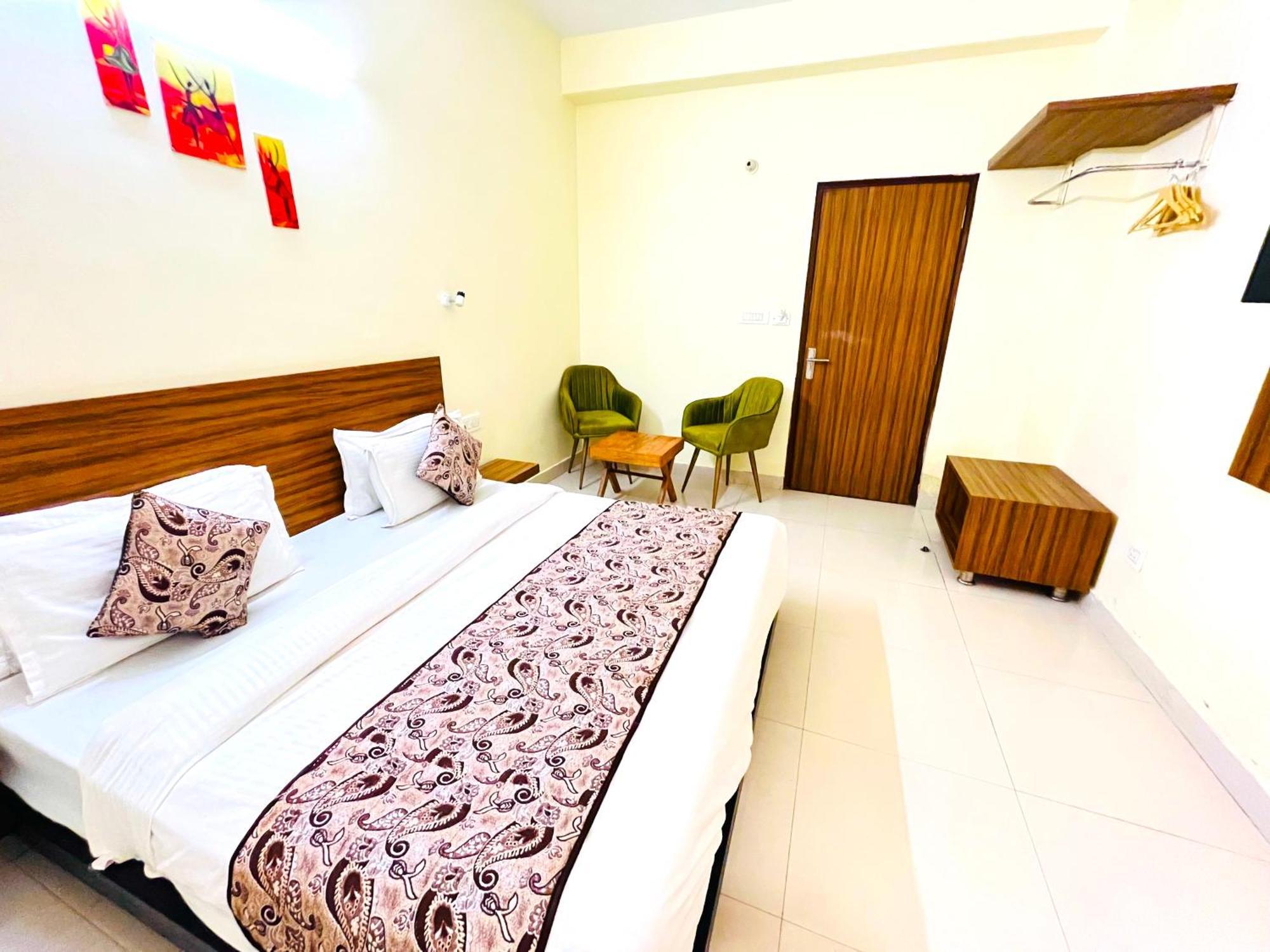 Ganga Ashoka Hotel רישיקש מראה חיצוני תמונה
